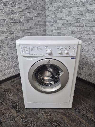 Стиральная машина Indesit IWSC 5105
